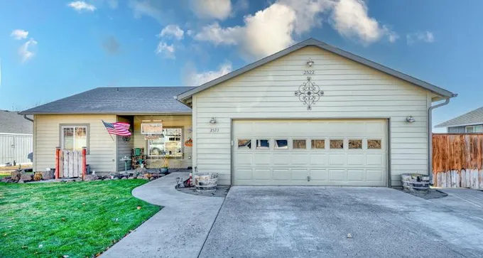 2522 NE Bobbi Place, Prineville OR 97754 for Sale