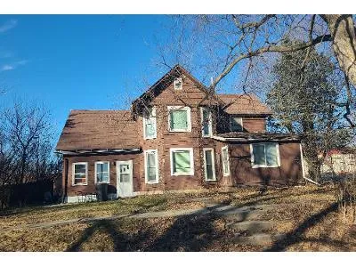 S Walnut St for Sale