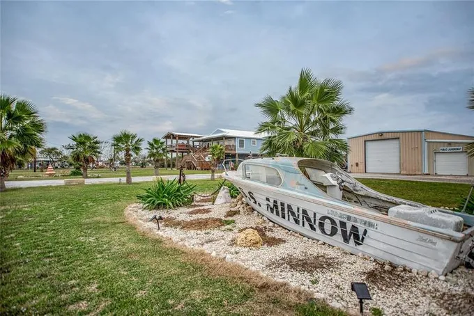 302 Powderhorn Ln, Port Lavaca, TX 77979 for Sale