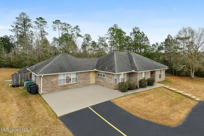 Kiln, Hanbird County, MS House for sale Property ID: 418268189