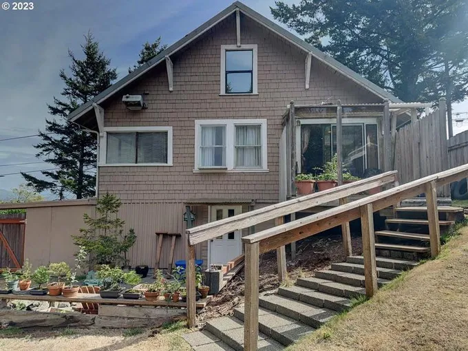 1895 N 8TH ST, Coos Bay OR 97420 for Sale