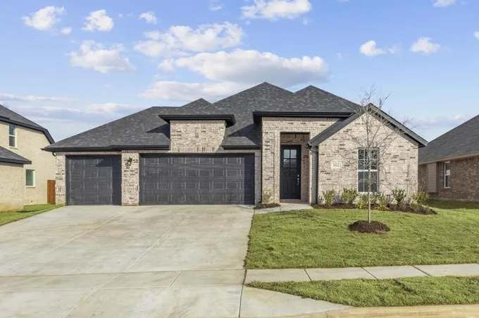 122 Monument Dr, Forney, TX 75126 - MLS 20417695 for Sale