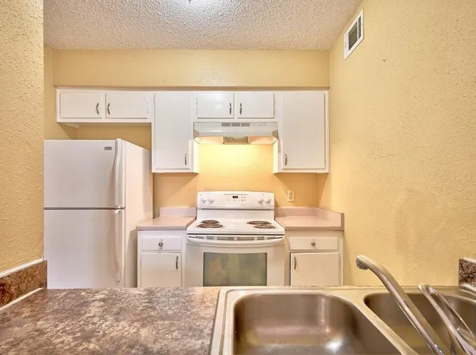 1950 Spenwick Dr #358, Houston, TX 77055 - MLS 53259173 for Rent