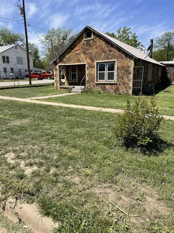 606 S Pine St, Brady, TX 76825 for Sale