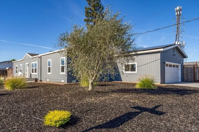 69 Brighton Ct, Santa Rosa, CA 95403 - MLS 324001045 for Sale
