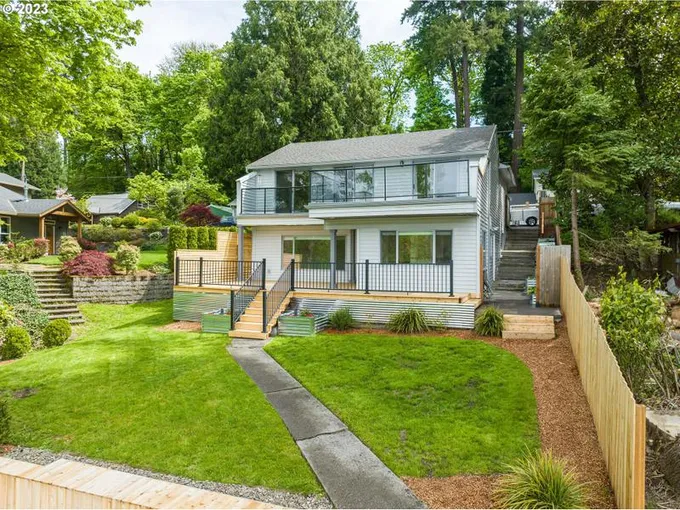 17517 SE ROETHE PL, Milwaukie OR 97267 for Sale