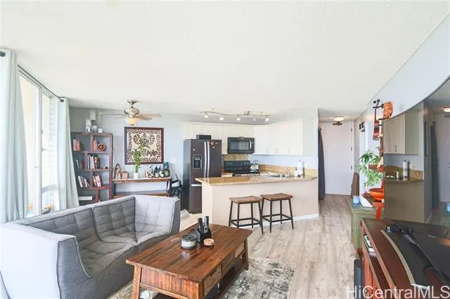 98-099 Uao Place 2207, Aiea HI 96701 for Sale