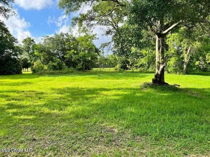 2105 Chickasaw Avenue, Pascagoula, MS 39567  607394526 for Sale