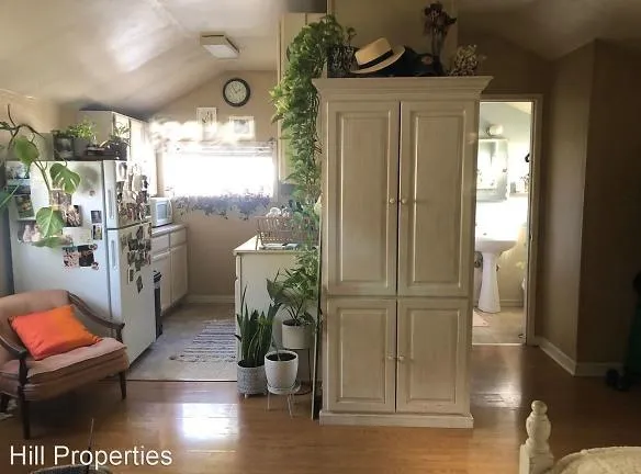 548 W 4th Ave - Chico, CA 95926 - Home For Rent