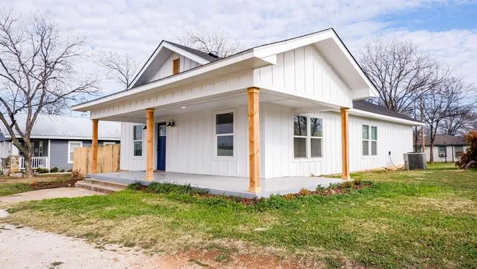 1413 Conrad Hilton Blvd, Cisco, TX 76437 for Sale
