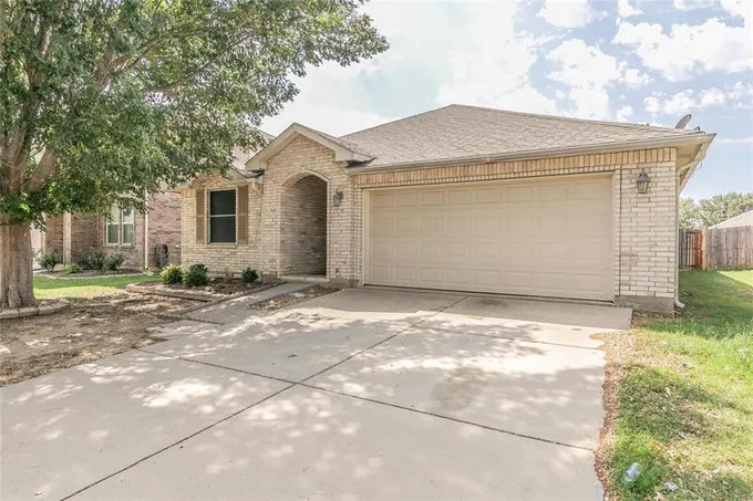 7425 Candler Dr, Fort Worth, TX 76131 for Sale