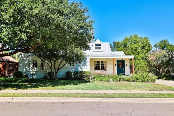 3022 20th, Lubbock, TX 79410  610198308 for Sale