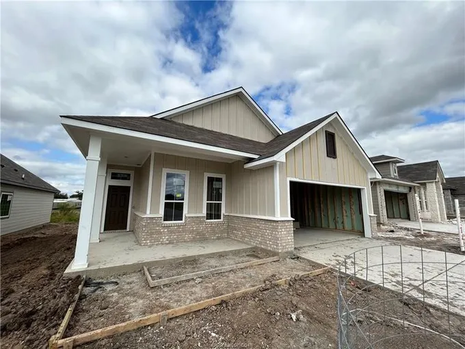 1344 Kingsgate Drive, Bryan, TX 77807 for Sale