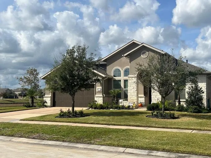 19323 Lake Ridge Dr, Manvel, TX 77578 - MLS 51821054 for Sale