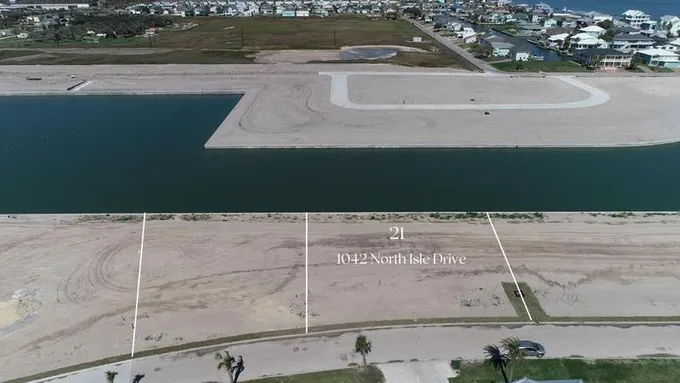 1042 North Isle Drive, ROCKPORT, TX 78382 for Sale