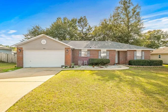 207 Lustan Dr, Crestview, FL 32536  MLS# 938882 for Sale