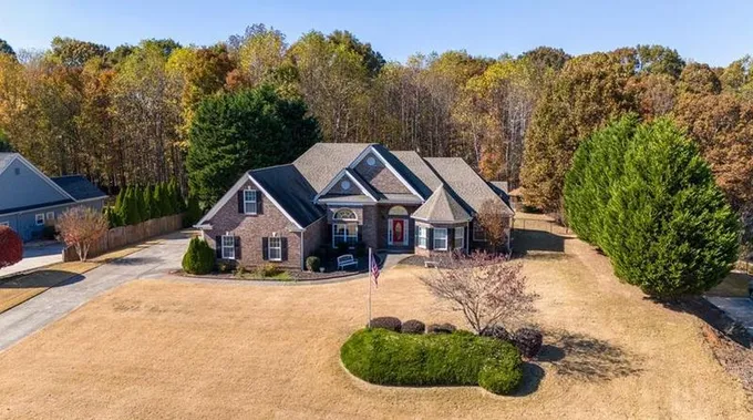 177 Caldwell Ln, Hoschton, GA 30548 - MLS 7289386 for Sale