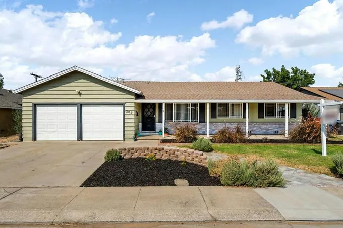 209 CHARLES AVE, Manteca, CA 95336 Single Family Residence For Sale  MLS# 223080683 for Rent