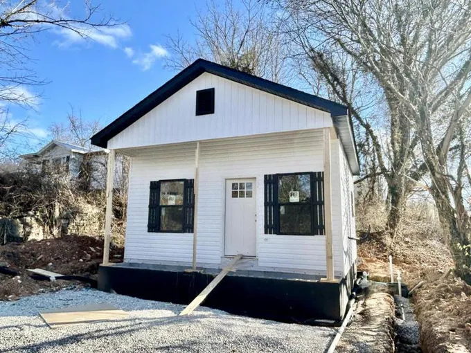 120 TANDY AVE, Somerset, KY 42501 Single Family Residence For Sale  MLS# 23023987
