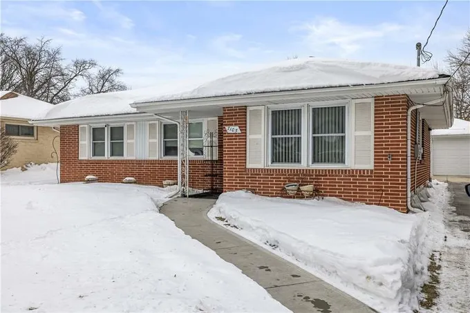 7105 Beechwood Dr, Urbandale, IA 50322  MLS# 687860 for Sale