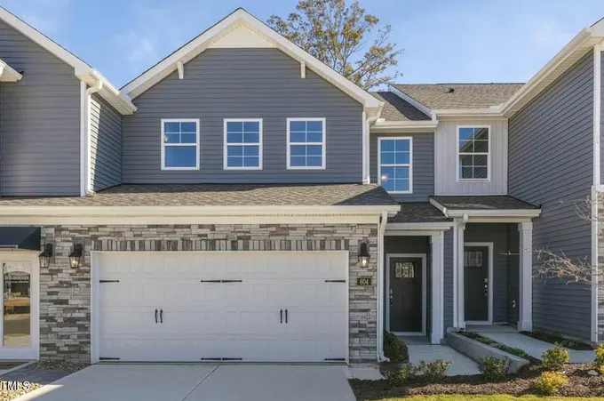 752 Andrade Dr, Fuquay Varina, NC 27526 - MLS 10002618 for Sale