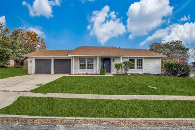 8502 Selendine, San Antonio, TX 78239 for Sale