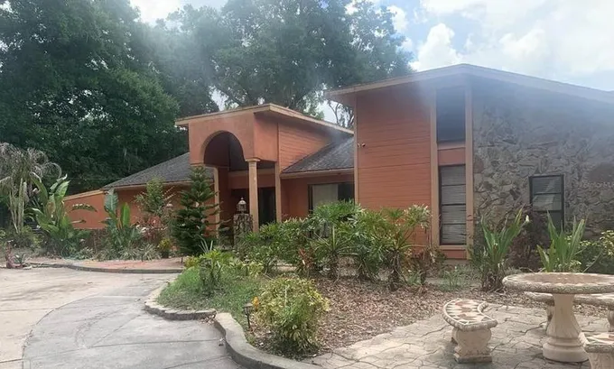 311 Hidden Lake Dr, Brandon, FL 33511 - MLS T3366627 for Sale