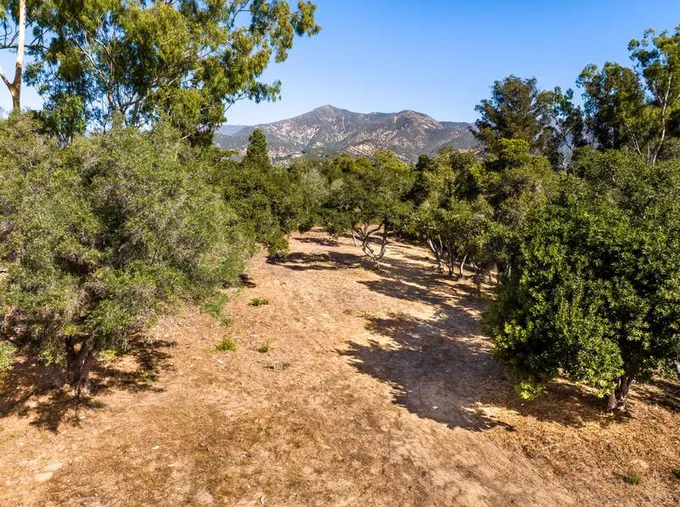 000 Pimiento Ln, Montecito, CA 93108 - MLS 23-2777 for Sale