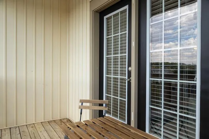 Landing Furnished Apartment at Albany Glen. H.1324000  6529 Sodor Drive for Sale