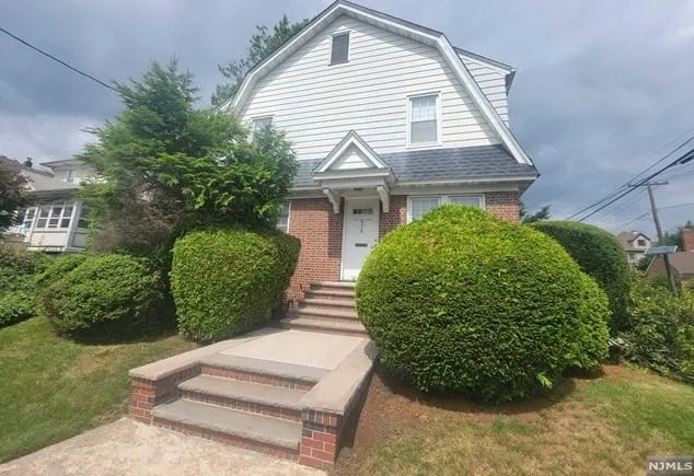215 Terrace Ave, Hasbrouck Heights, NJ 07604 - MLS 23025009 for Sale