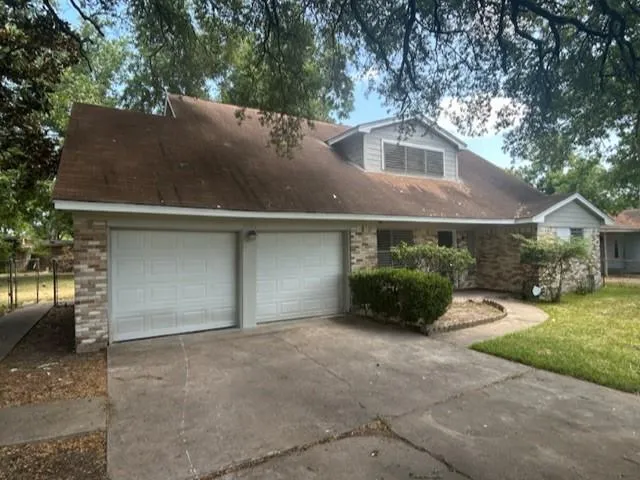 2326 Boss St, La Marque, TX 77568 for Sale
