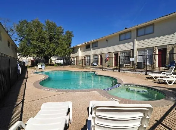 Vineyard At Sam Houston - 2615 El Toro Dr - Huntsville, TX Apartments for Rent