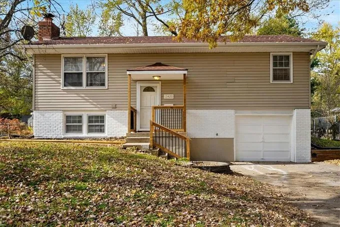 13420 BELMEADE AVE, Grandview, MO 64030 Single Family Residence For Sale  MLS# 2461931