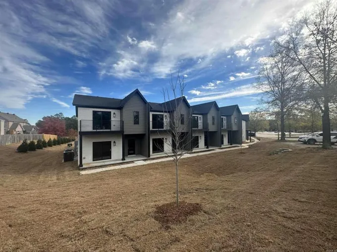 225 COUNTRY CLUB PKWY UNIT 60, Maumelle, AR 72113 Duplex For Sale  MLS# 24000060