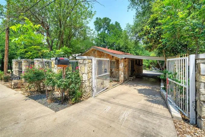 1117 Lott Ave, Austin, TX 78721 for Sale
