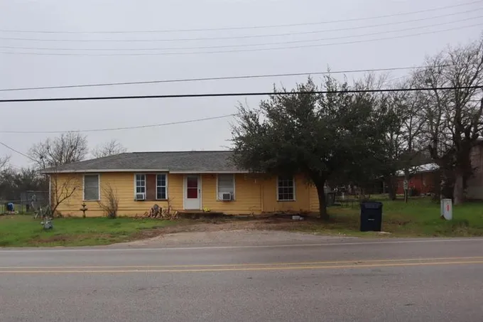 408 Oak St, Rockdale, TX 76567 for Sale