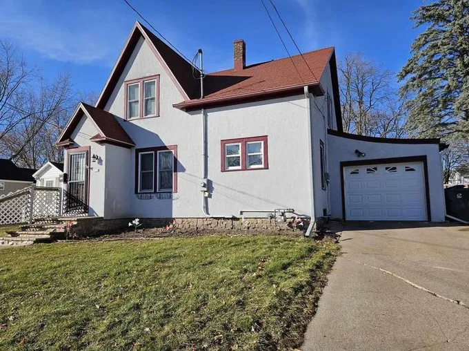 110 N Oak Ave, Marshfield, WI 54449 - MLS 22235485 for Sale
