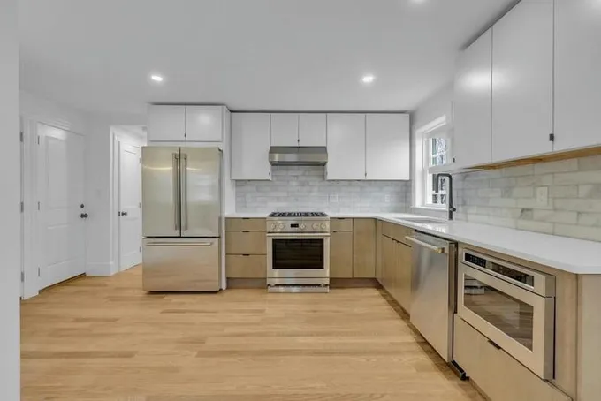 880 E 2ND ST APT 3, Boston, MA 02127 Condominium For Sale  MLS# 73183263