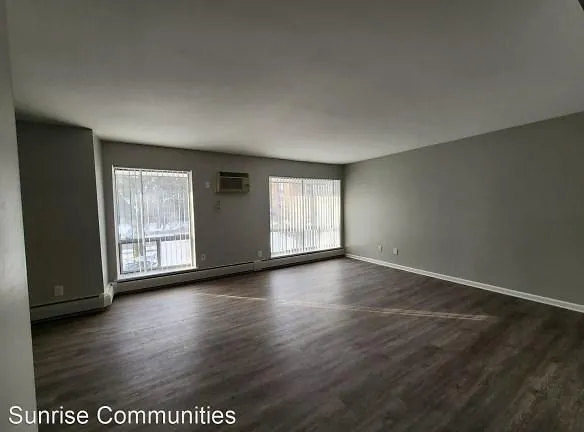2200 Berkley Ave - Berkley, MI 48072 - Home For Rent
