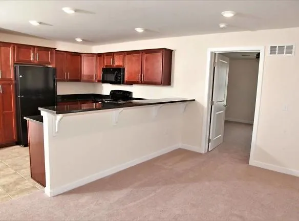 Lakeview Apartments - 948 Main St - Williamsport, PA Apartments for Rent
