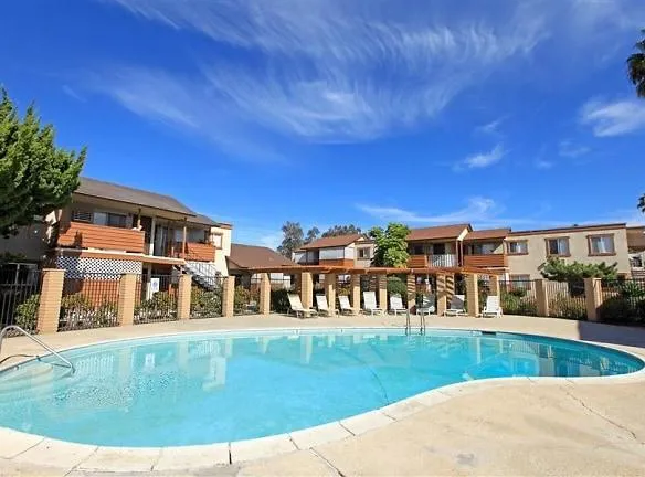 President Lincoln - 415 S Lincoln Ave - El Cajon, CA Apartments for Rent