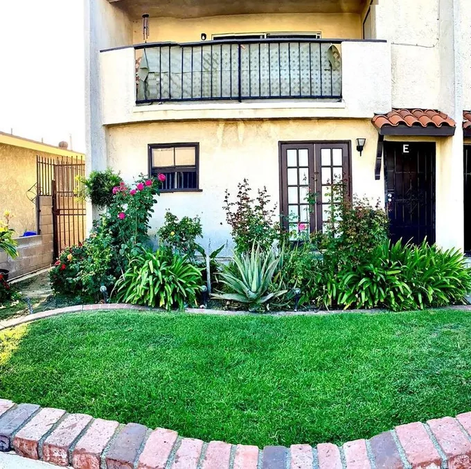 17441 Virginia Ave #E, Bellflower, CA 90706 - MLS DW23183151 for Sale