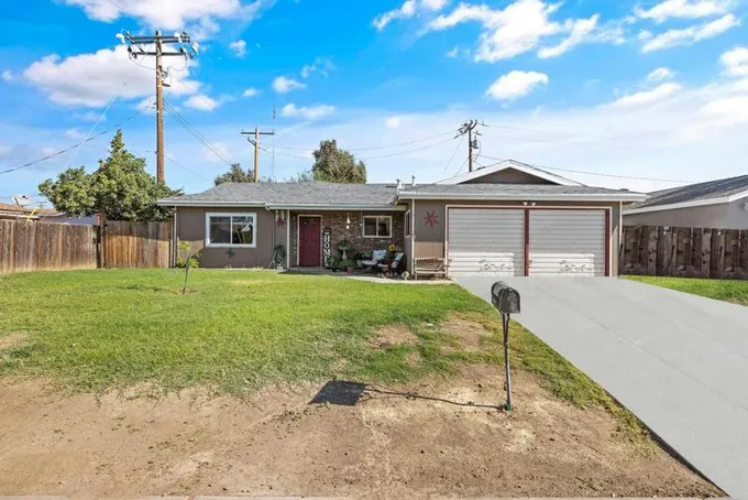 3534 W LAUREL AVE, Visalia, CA 93277 Single Family Residence For Sale  MLS# 225348