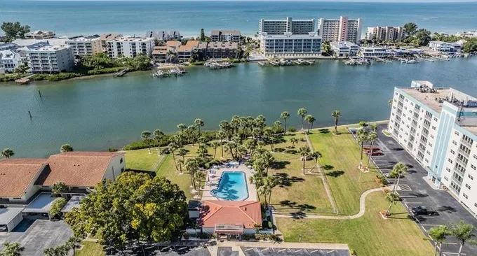 10215 Regal Dr #44, Largo, FL 33774 - MLS U8223139 for Sale