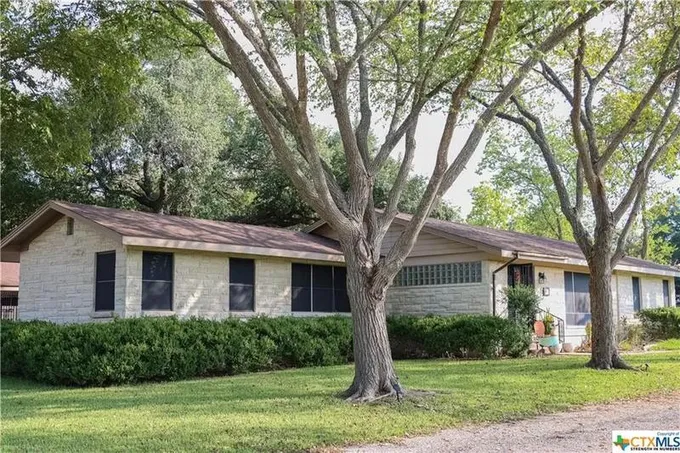 Yoakum, Lavaca County, TX House for sale Property ID: 417769496