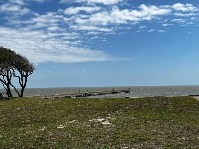 18 Royal Oaks Circ, Fulton, TX 78358 for Sale