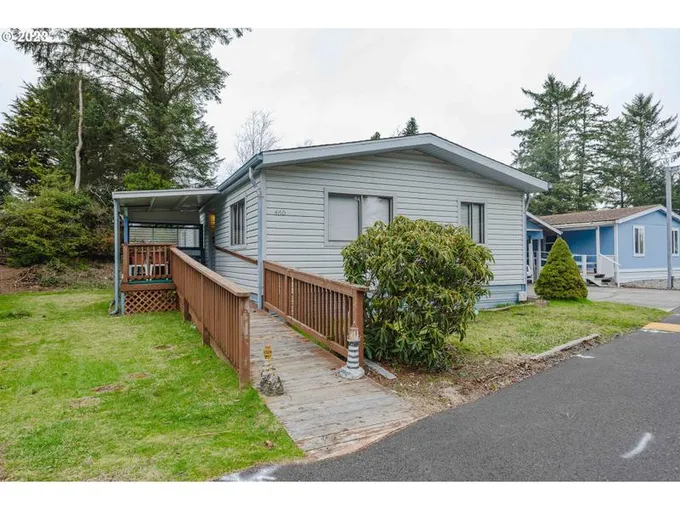 460 SHOREPINES AVE, Coos Bay OR 97420 for Sale