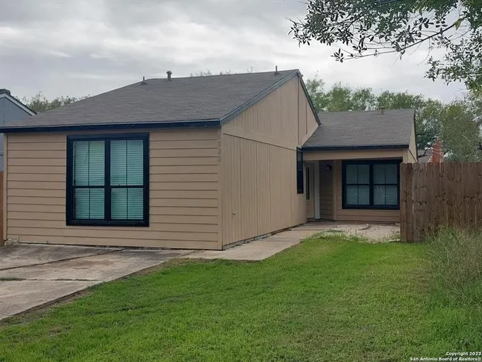 6020 HIDDEN SUNRISE DR, San Antonio, TX 78244-1143 for Sale