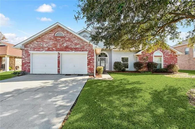 3637 LAKE LYNN DR, Gretna, LA 70056 Single Family Residence For Sale  MLS# 2426152