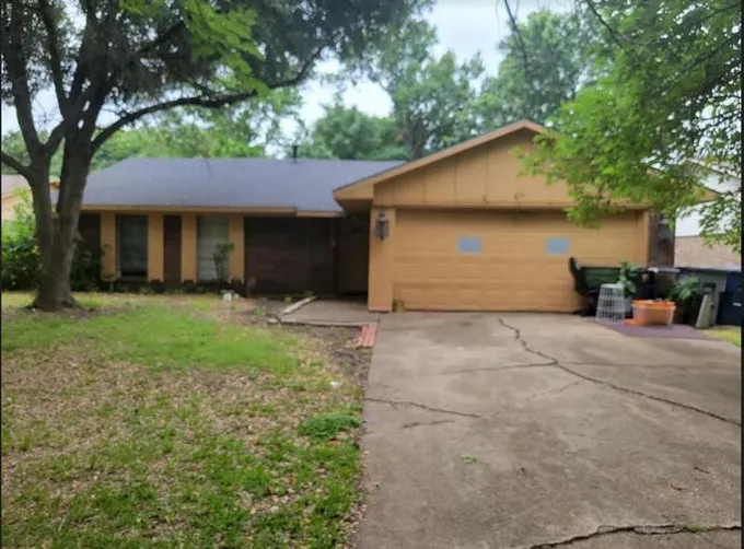 822 Poinsettia Dr, Lancaster, TX 75146 for Sale